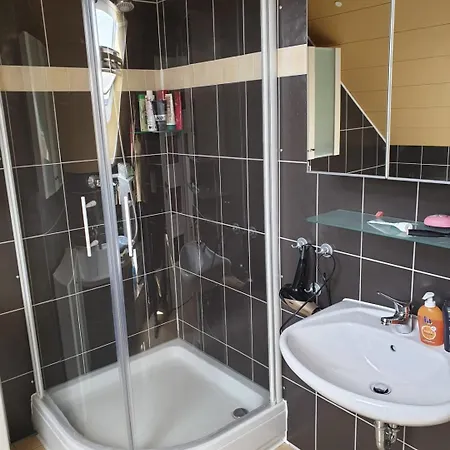 Eifeleule Apartman *